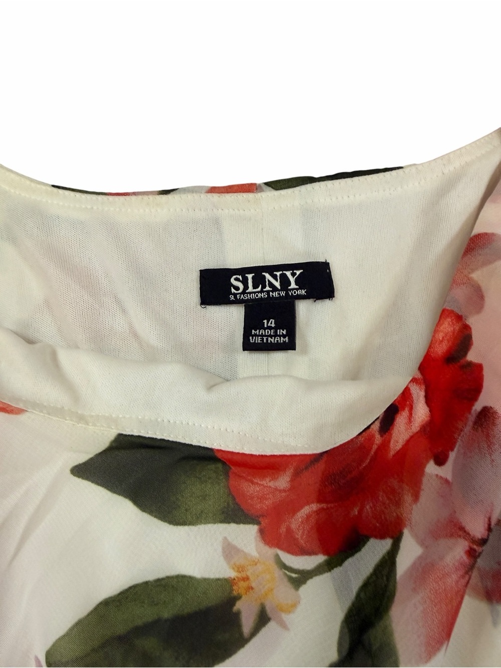 SLNY White Chiffon Dress with Red Floral Print Whimsical Flowy Romantic - Picture 3 of 4